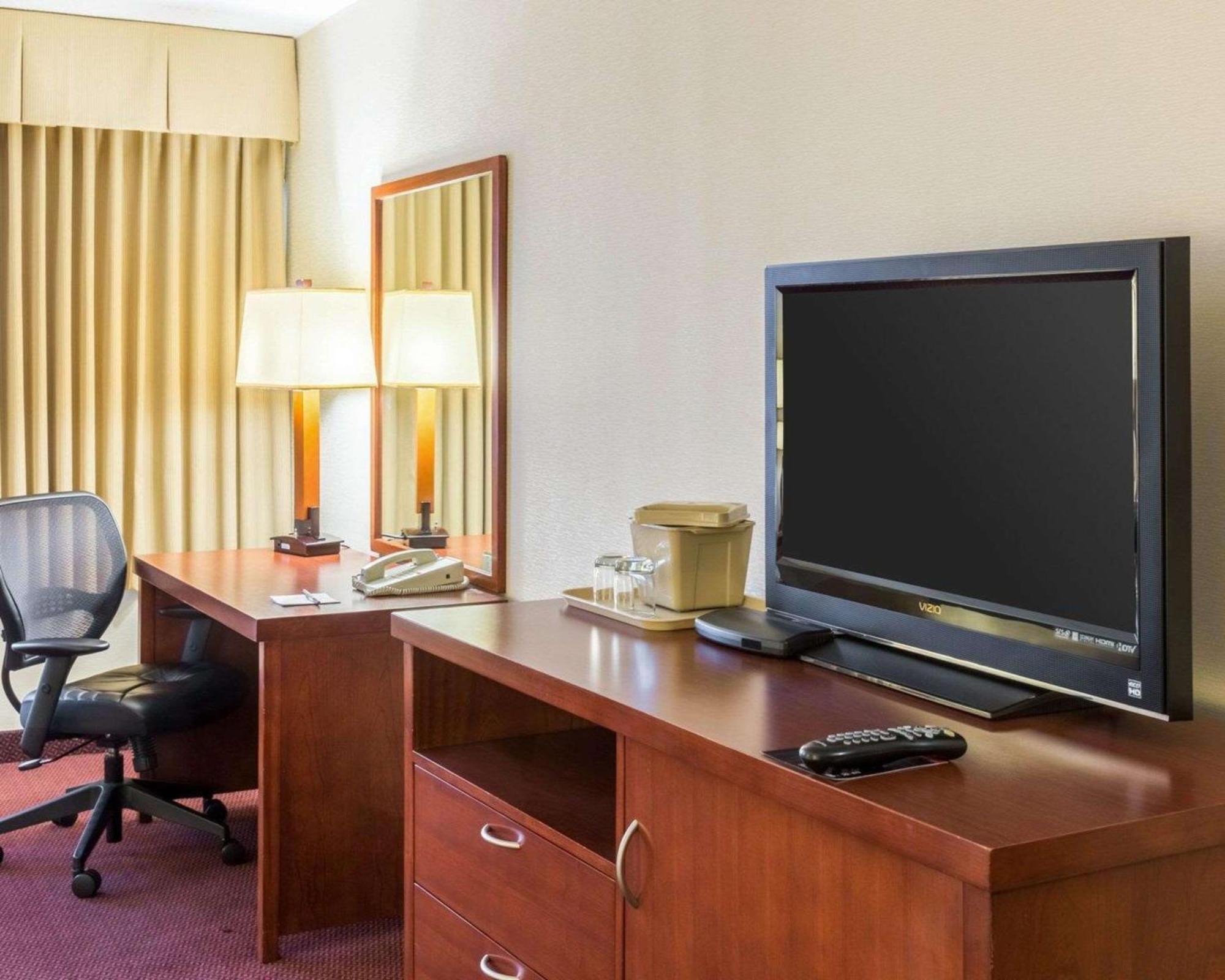 Clarion Hotel Somerset - New Brunswick Ngoại thất bức ảnh
