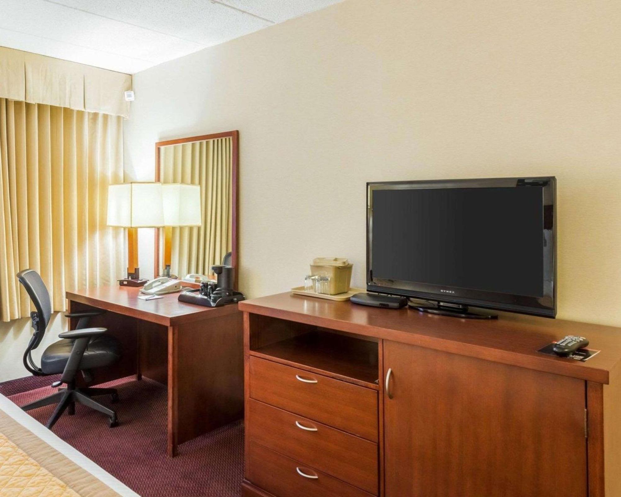 Clarion Hotel Somerset - New Brunswick Ngoại thất bức ảnh