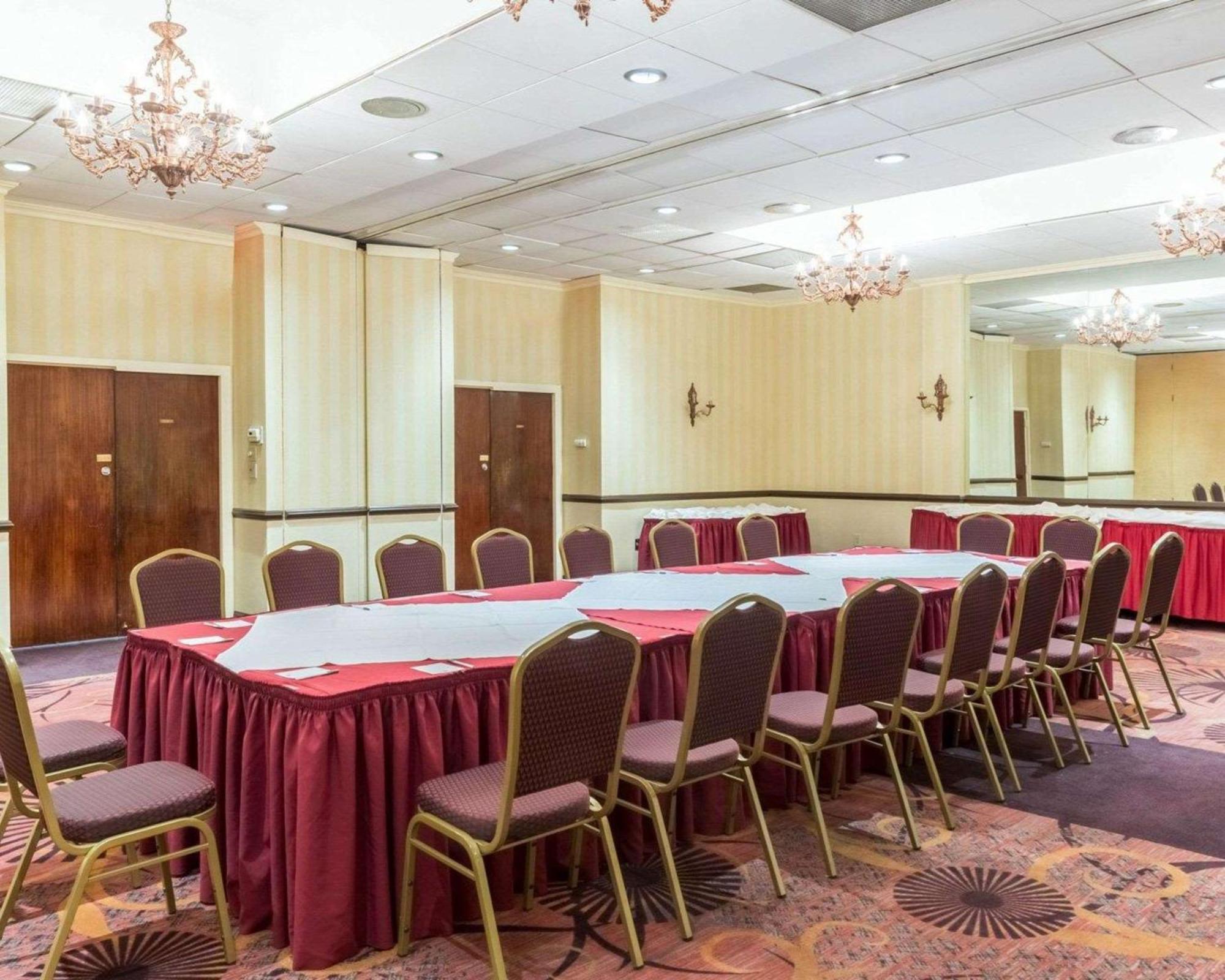 Clarion Hotel Somerset - New Brunswick Ngoại thất bức ảnh